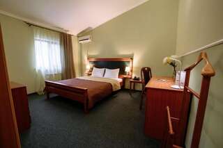 Отель Poseidon Hotel Мариуполь Стандартный двухместный номер с 1 кроватью-1